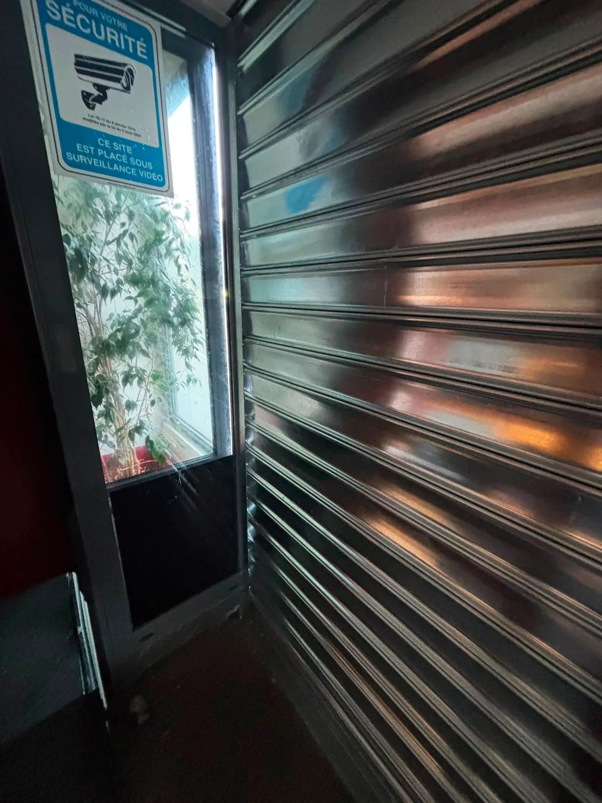 Installation et pose de rideau métallique à Ivry-sur-Seine