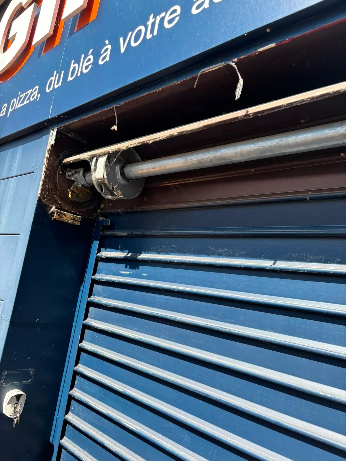Réparation de rideau métallique à Ivry-sur-Seine